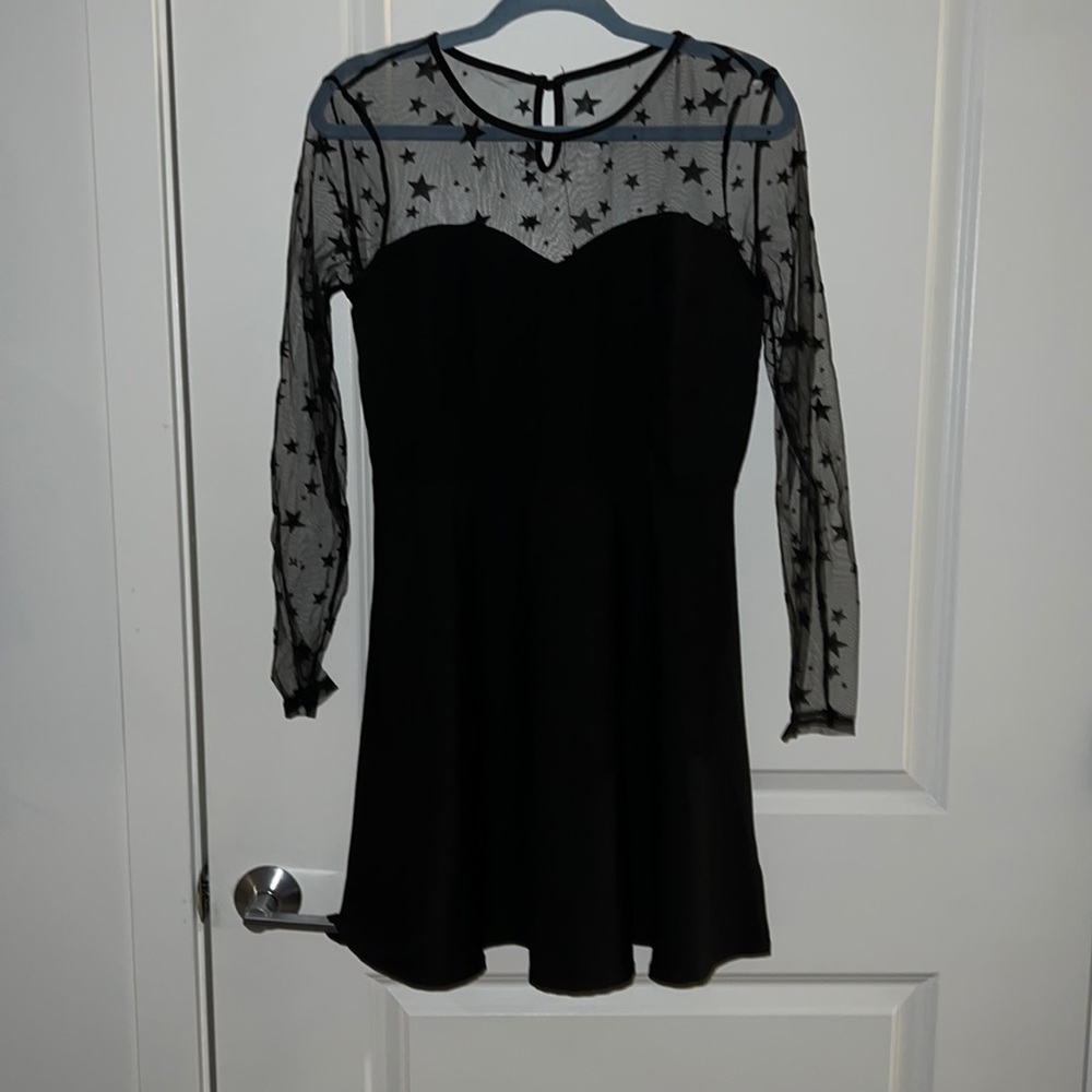 Keyhole Back Star Mesh Yoke Trim Flare Dress